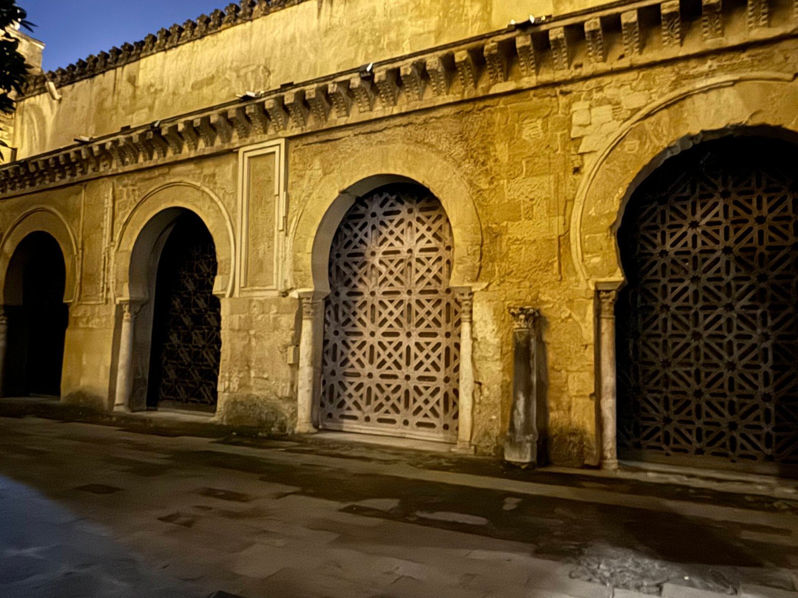 puerta de la mezquita de córdoba