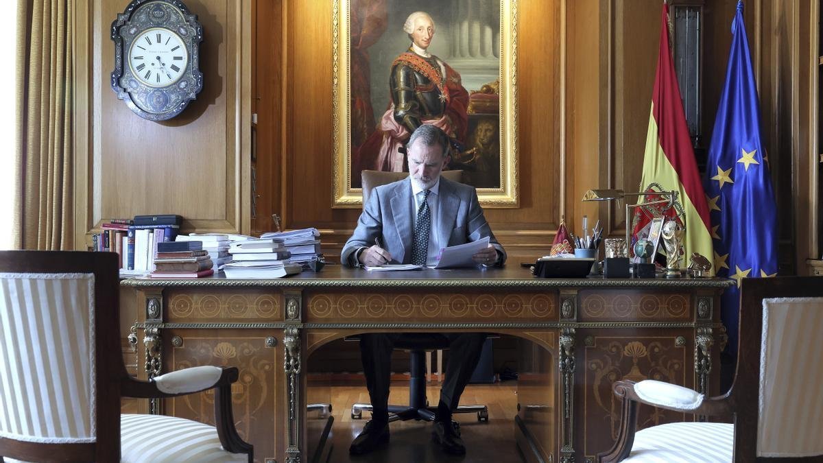 ley de la corona